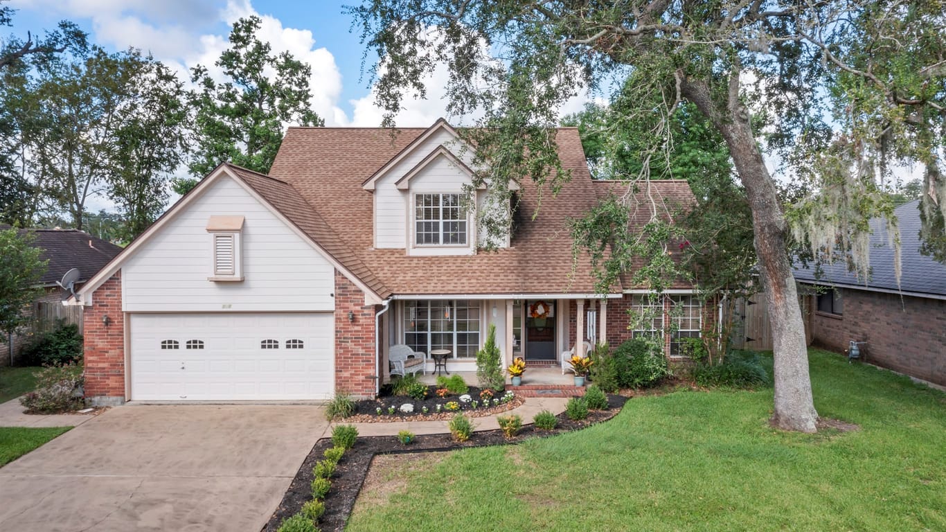 Clute 2-story, 4-bed 105 Concord Avenue-idx