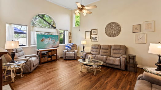 Clute 2-story, 4-bed 105 Concord Avenue-idx