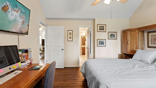 Clute 2-story, 4-bed 105 Concord Avenue-idx