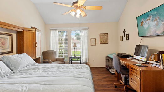 Clute 2-story, 4-bed 105 Concord Avenue-idx