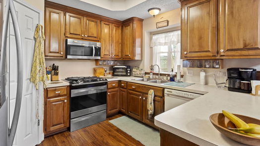 Clute 2-story, 4-bed 105 Concord Avenue-idx
