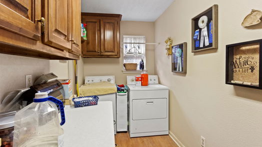 Clute 2-story, 4-bed 105 Concord Avenue-idx