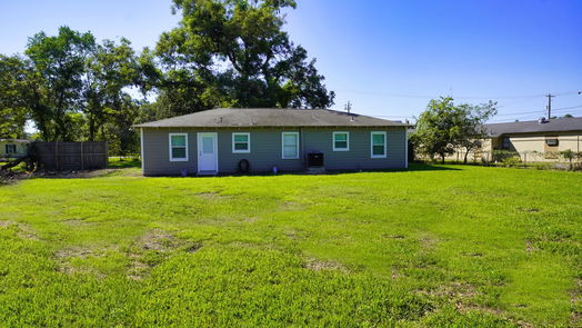 Clute null-story, 3-bed 1116 Lake Street-idx