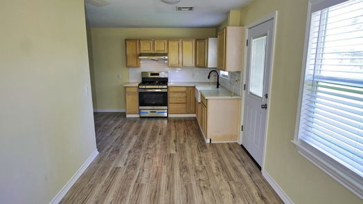 Clute null-story, 3-bed 1116 Lake Street-idx