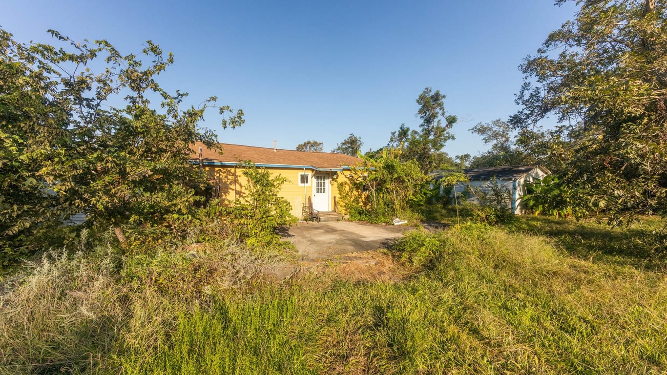 Clute null-story, 3-bed 722 Saint Anne Street-idx
