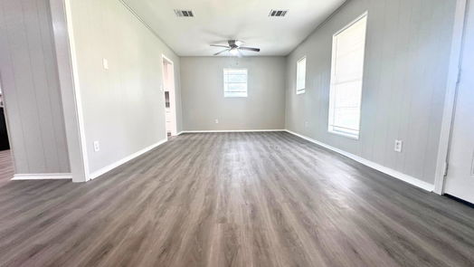 Clute 2-story, 4-bed 413 Cobb Street-idx