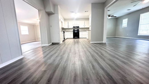 Clute 2-story, 4-bed 413 Cobb Street-idx