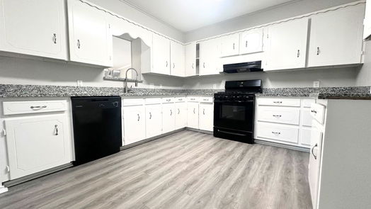Clute 2-story, 4-bed 413 Cobb Street-idx