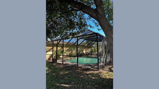 Clute 2-story, 3-bed 1612 E Kyle Road-idx