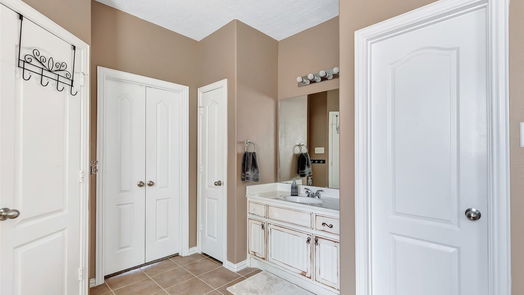 Crosby 1-story, 4-bed 18407 Bluffview Drive-idx