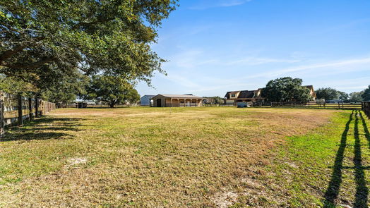 Danbury 2-story, 5-bed 15610 Bayou Oaks Drive-idx