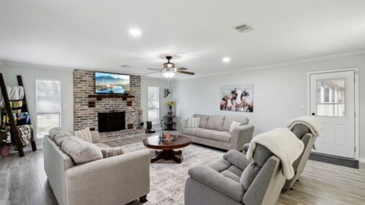 Danbury null-story, 3-bed 1510 Avenue B-idx