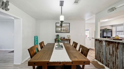 Danbury null-story, 3-bed 1510 Avenue B-idx