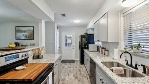 Danbury null-story, 3-bed 1510 Avenue B-idx