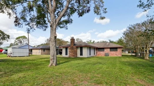 Danbury null-story, 3-bed 1510 Avenue B-idx
