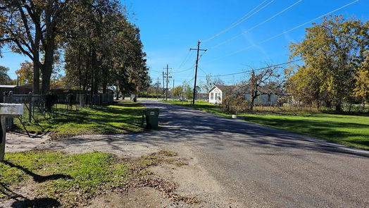 Houston 2-story, null-bed 105 W Linney Street-idx