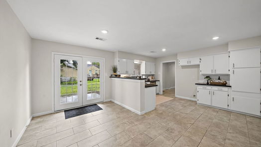 Deer Park 1-story, 4-bed 210 E 3rd Street-idx