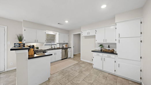 Deer Park 1-story, 4-bed 210 E 3rd Street-idx