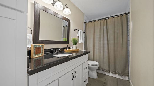 Deer Park 1-story, 4-bed 210 E 3rd Street-idx