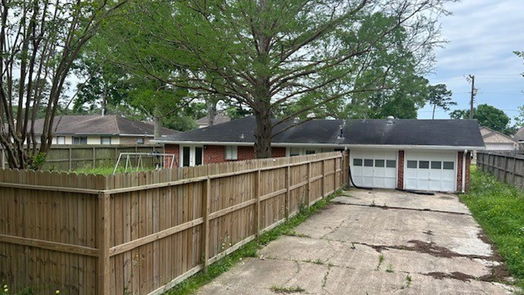 Dickinson 1-story, 3-bed 5119 Bayou Drive-idx