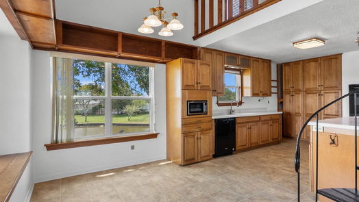 Dickinson 2-story, 3-bed 4400 Island Drive-idx
