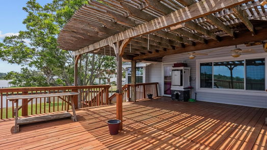 Dickinson 2-story, 3-bed 4400 Island Drive-idx