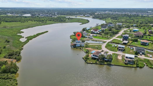 Dickinson 2-story, 3-bed 4400 Island Drive-idx