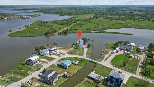 Dickinson 2-story, 3-bed 4400 Island Drive-idx