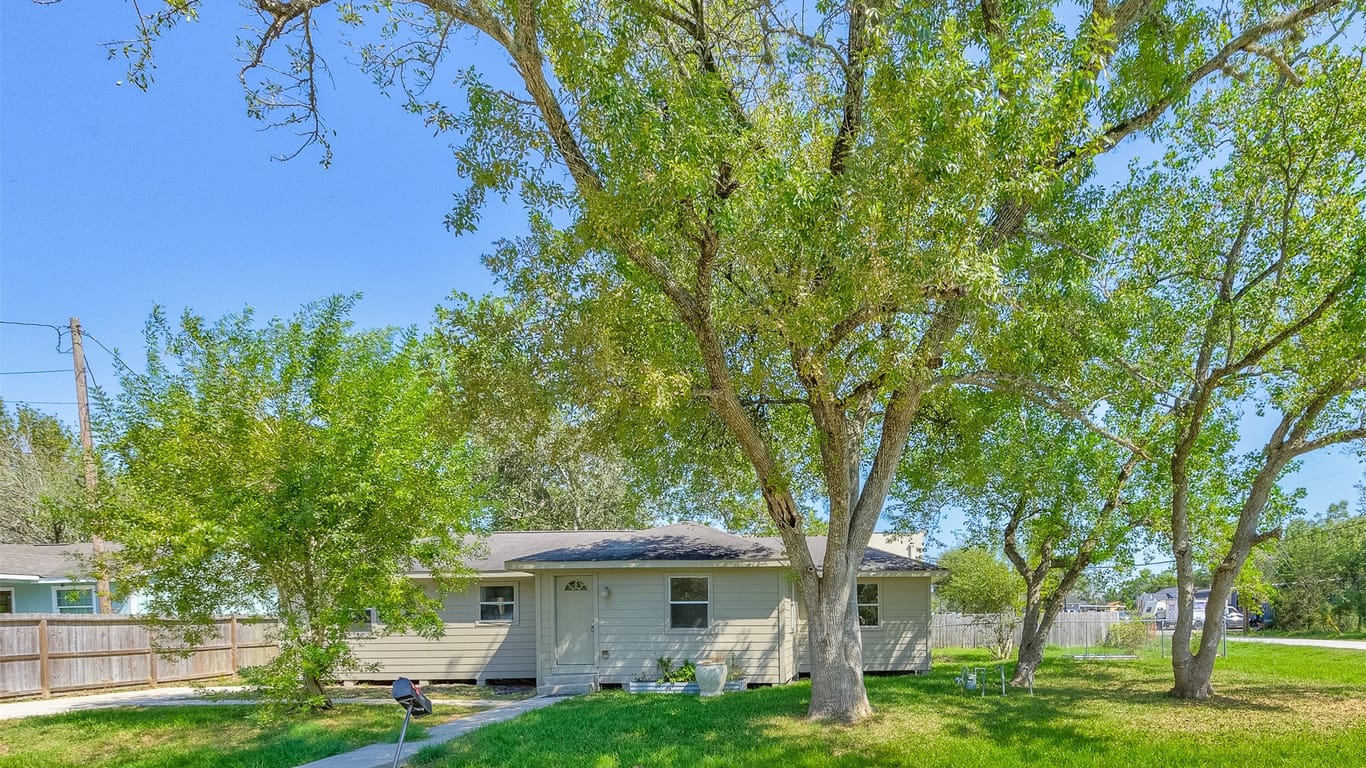 Dickinson 1-story, 3-bed 2217 Avenue F-idx