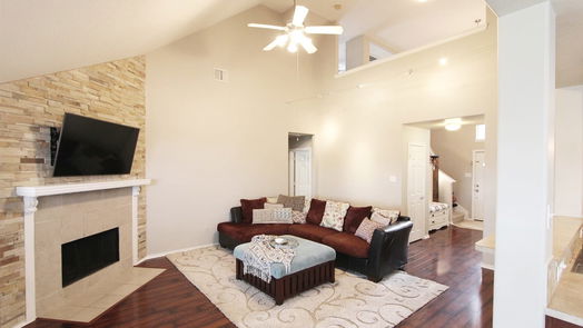 League City 2-story, 3-bed 6517 Canyon Mist Lane-idx