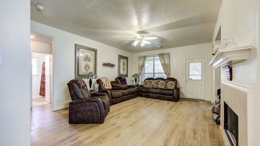 League City null-story, 3-bed 209 Colony Lake Lane-idx