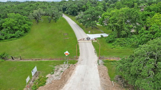 Freeport 2-story, 8-bed 141 Atwood Lane-idx