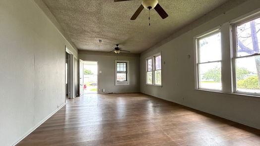 Freeport 1-story, 2-bed 530 W First Street-idx