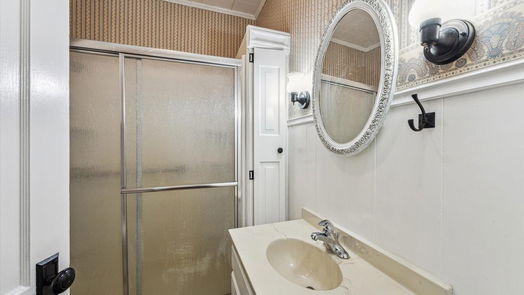 Jones Creek null-story, 2-bed 6950 Stephen F Austin Road-idx