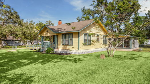 Jones Creek null-story, 2-bed 6950 Stephen F Austin Road-idx