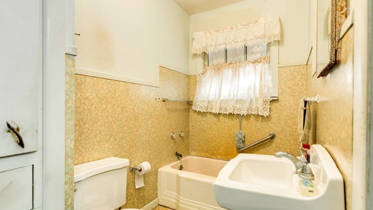Jones Creek null-story, 3-bed 7231 Live Oak Drive-idx
