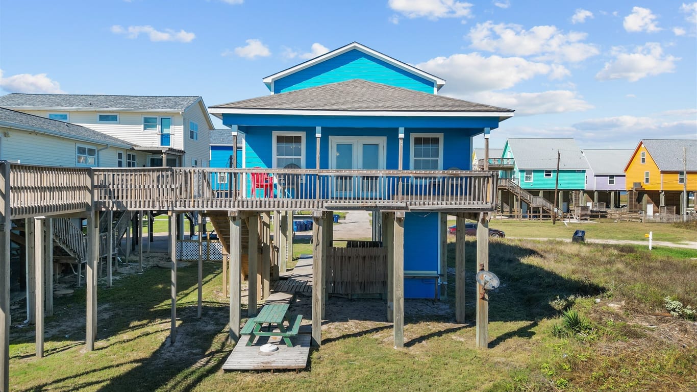 Surfside Beach 2-story, 3-bed 211 Ocean Drive-idx