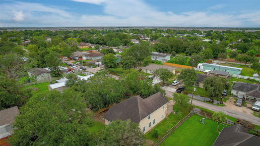 Fresno 2-story, 4-bed 523 Walnut Avenue-idx