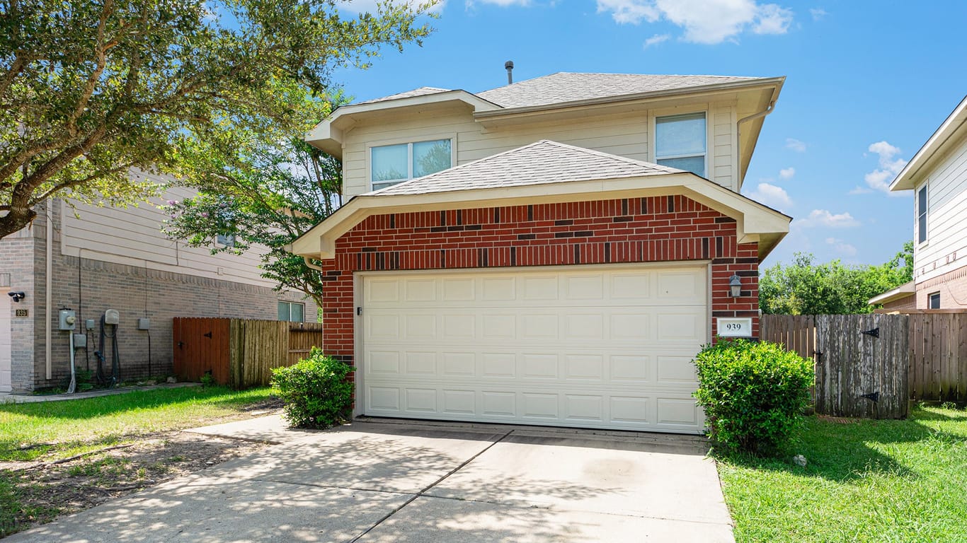 Fresno 2-story, 3-bed 939 Andover Glen Drive-idx