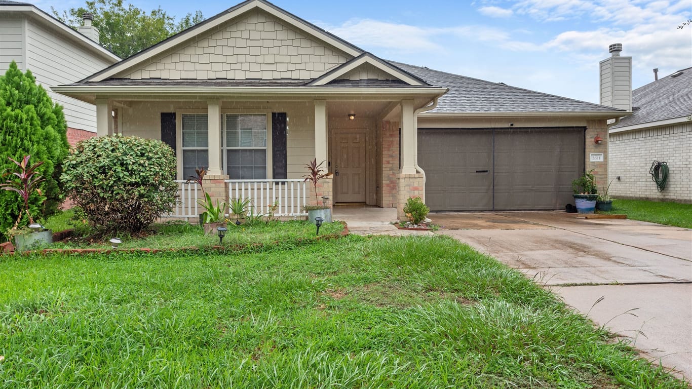 Fresno 1-story, 3-bed 2611 Floral Bloom Way-idx