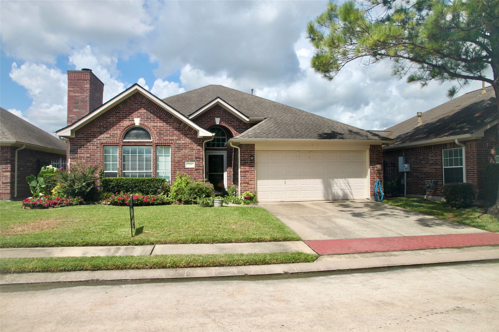 Friendswood 1-story, 3-bed 324 Pine Creek Drive