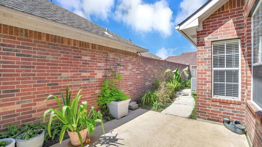 Friendswood 1-story, 3-bed 324 Pine Creek Drive-idx