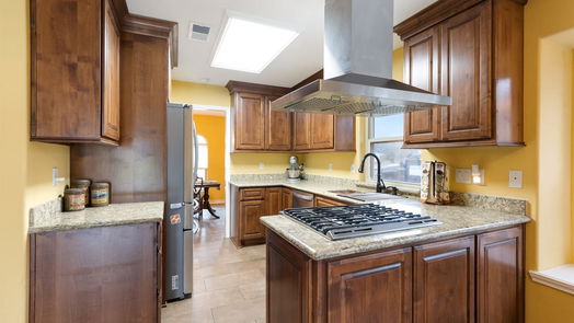 Friendswood 1-story, 3-bed 5111 Whittier Oaks Drive-idx