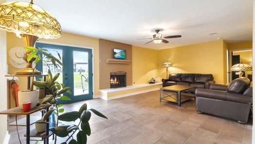 Friendswood 1-story, 3-bed 5111 Whittier Oaks Drive-idx