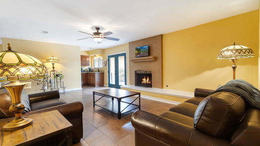 Friendswood 1-story, 3-bed 5111 Whittier Oaks Drive-idx