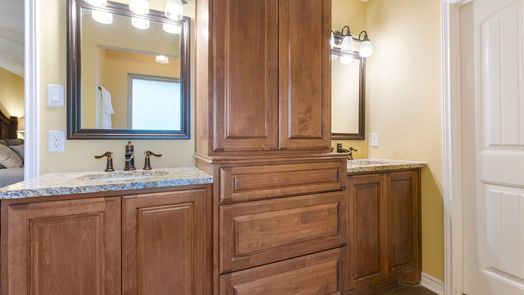 Friendswood 1-story, 3-bed 5111 Whittier Oaks Drive-idx