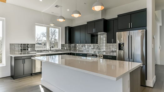 Friendswood 3-story, 3-bed 204 Quaker Drive-idx