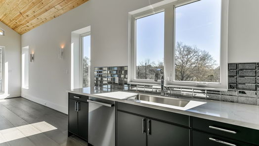 Friendswood 3-story, 3-bed 204 Quaker Drive-idx