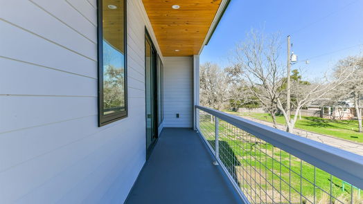 Friendswood 3-story, 3-bed 204 Quaker Drive-idx