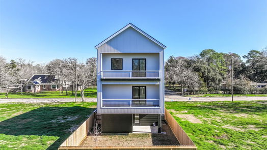 Friendswood 3-story, 3-bed 204 Quaker Drive-idx